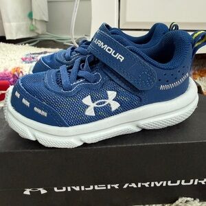 Boys Under Armour Assert 10